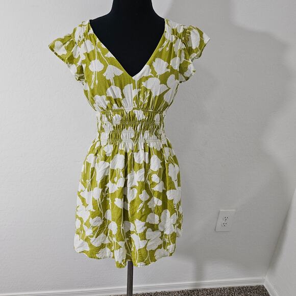 Blu Pepper Dresses & Skirts - Blu pepper Women's Smocked Waist Floral Mini Dress sz S